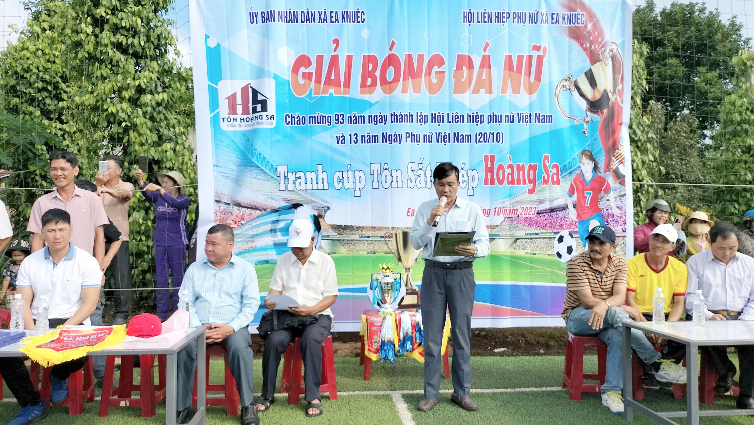 Bóng đá nữ 5